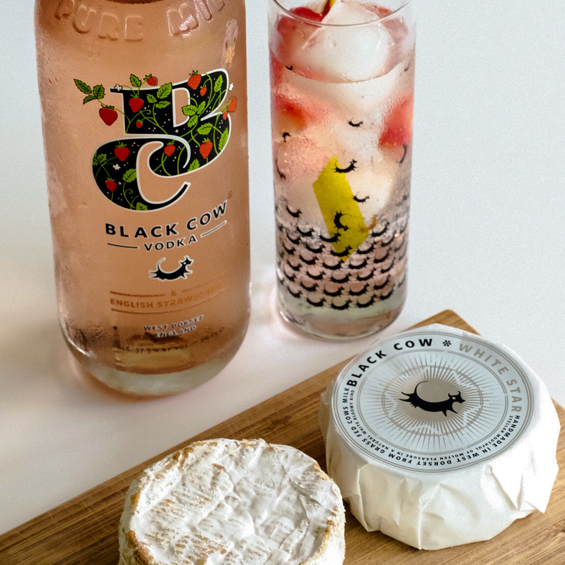 Black Cow & English Strawberries + 200g Black Cow White Star Cheese