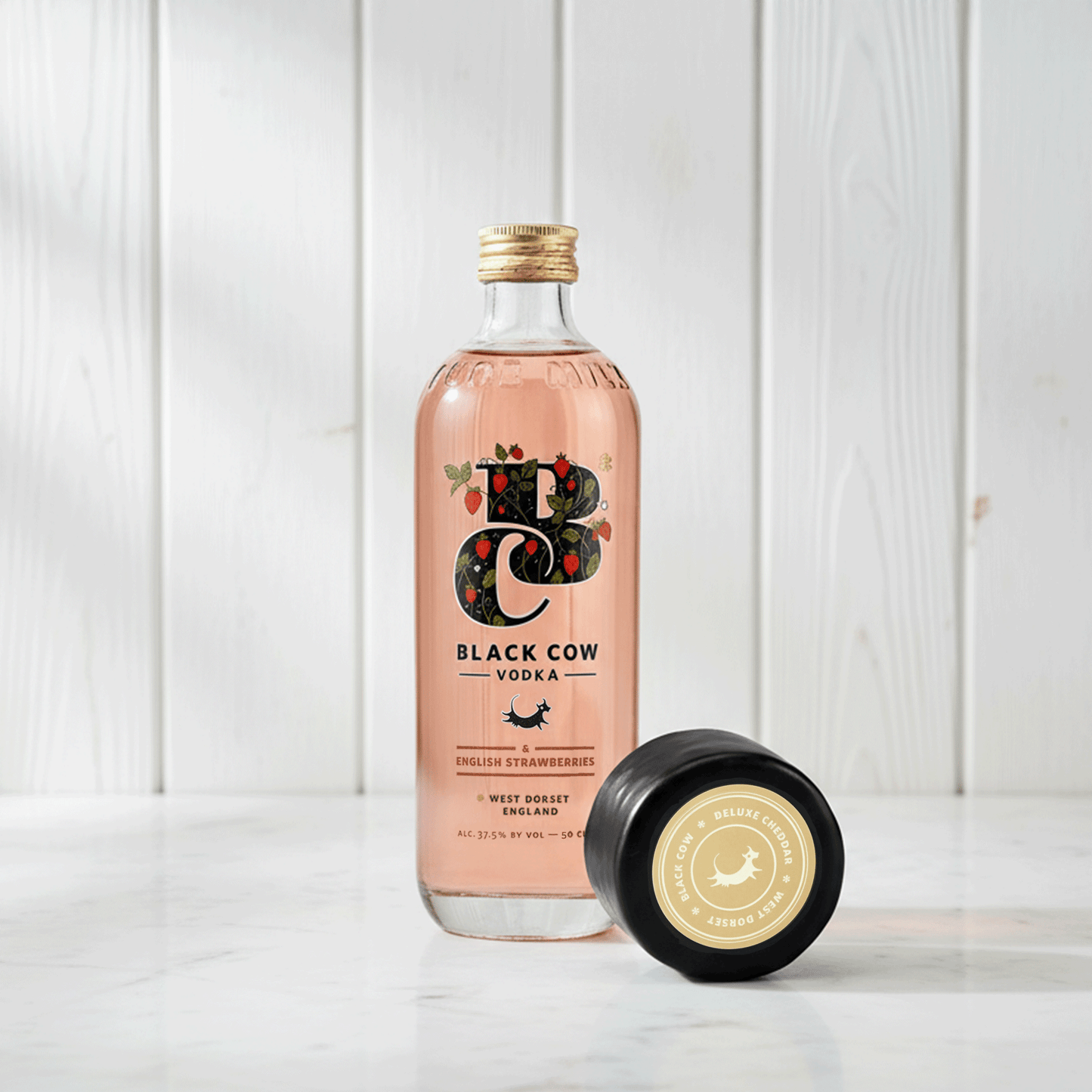 Black Cow & English Strawberries + 200g Cheddar Cheese