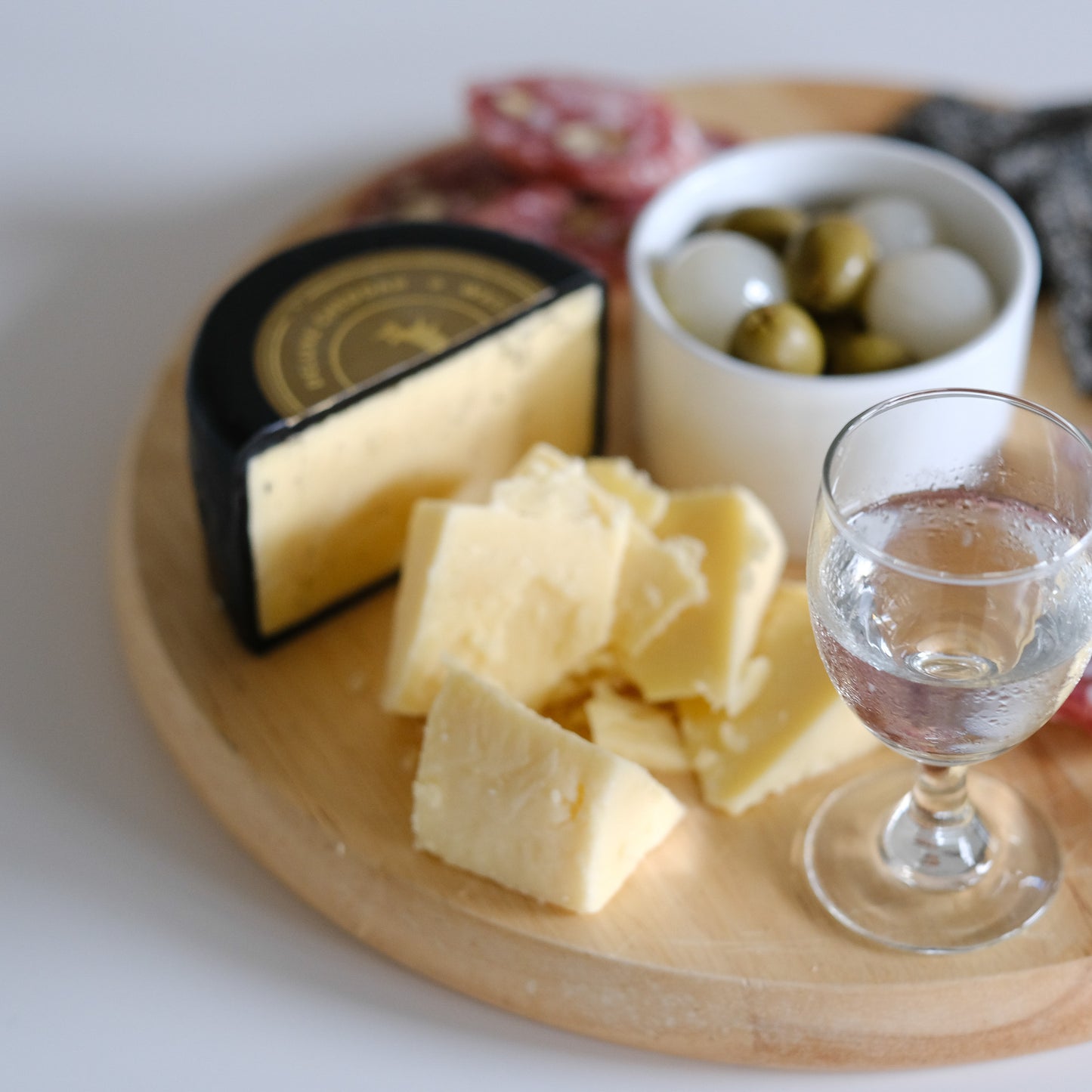 Black Cow Deluxe Cheddar Cheese 200g x 6