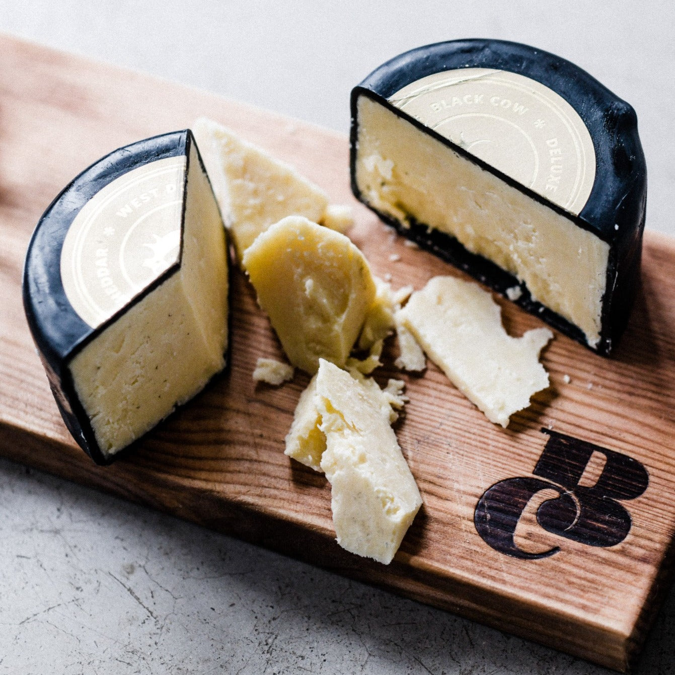 Black Cow Deluxe Cheddar Cheese 900g