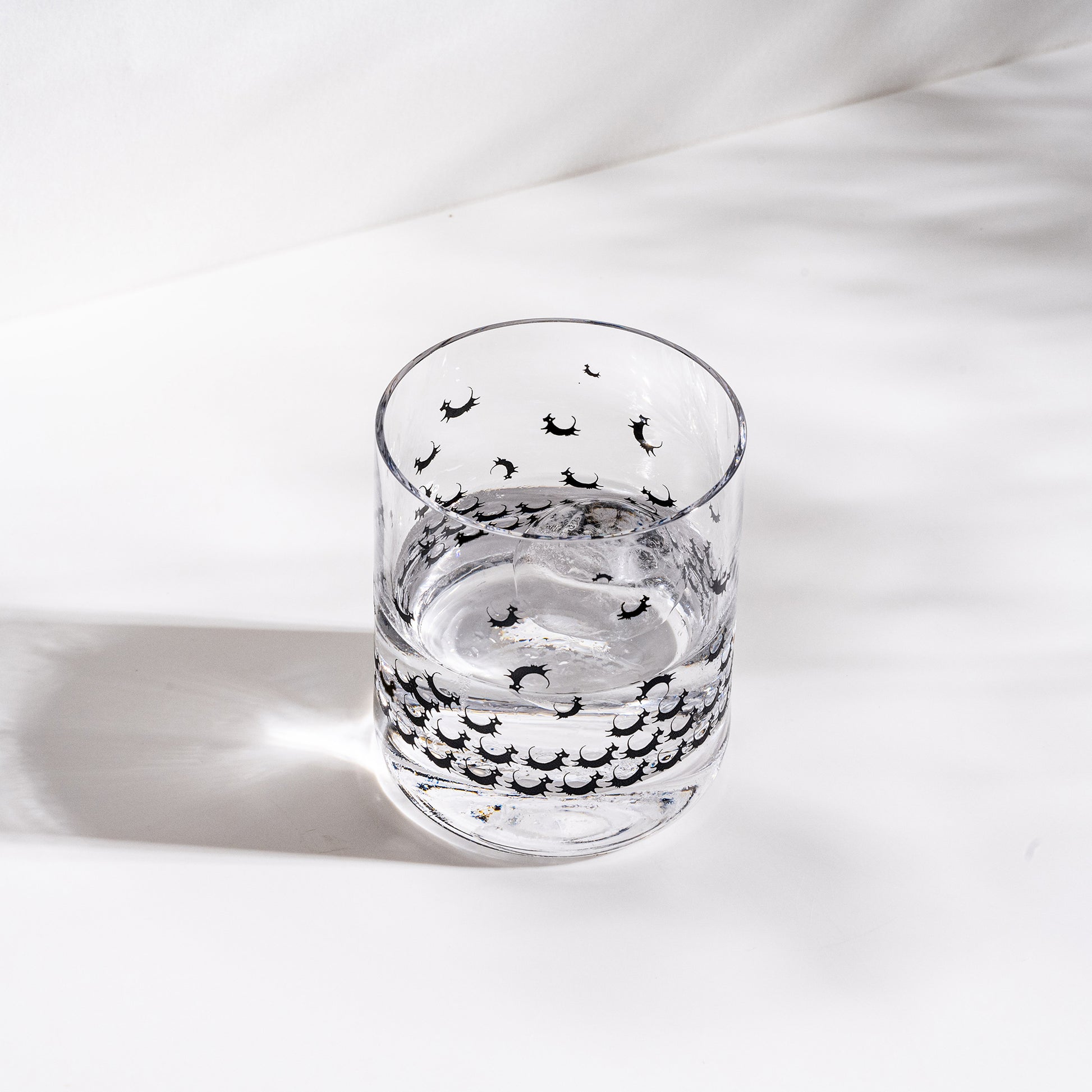 lifestyle Black Cow Rocks Glass